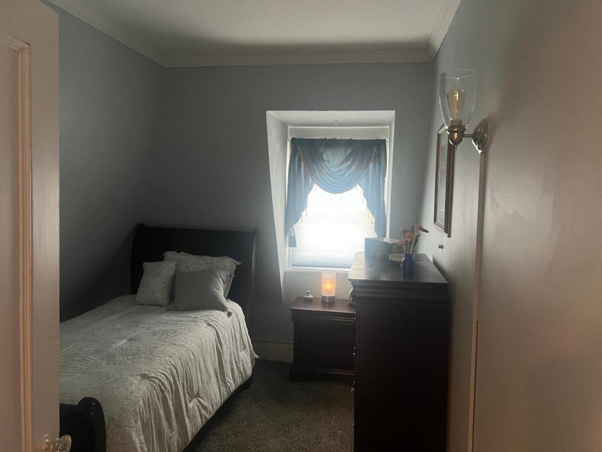 Private Victorian Apartment In Convenient City Location On 5 Acre, Sleeps 5 Poughkeepsie Exterior photo
