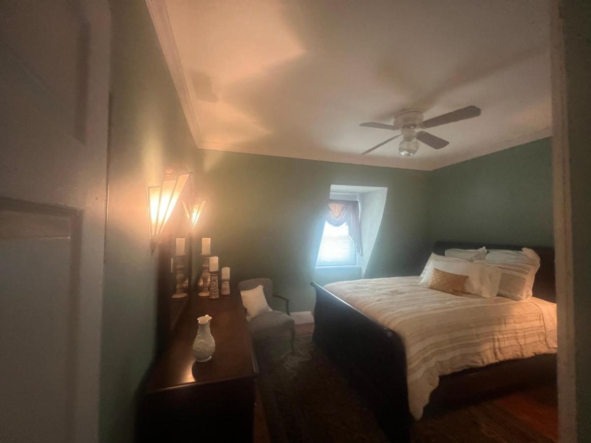 Private Victorian Apartment In Convenient City Location On 5 Acre, Sleeps 5 Poughkeepsie Exterior photo